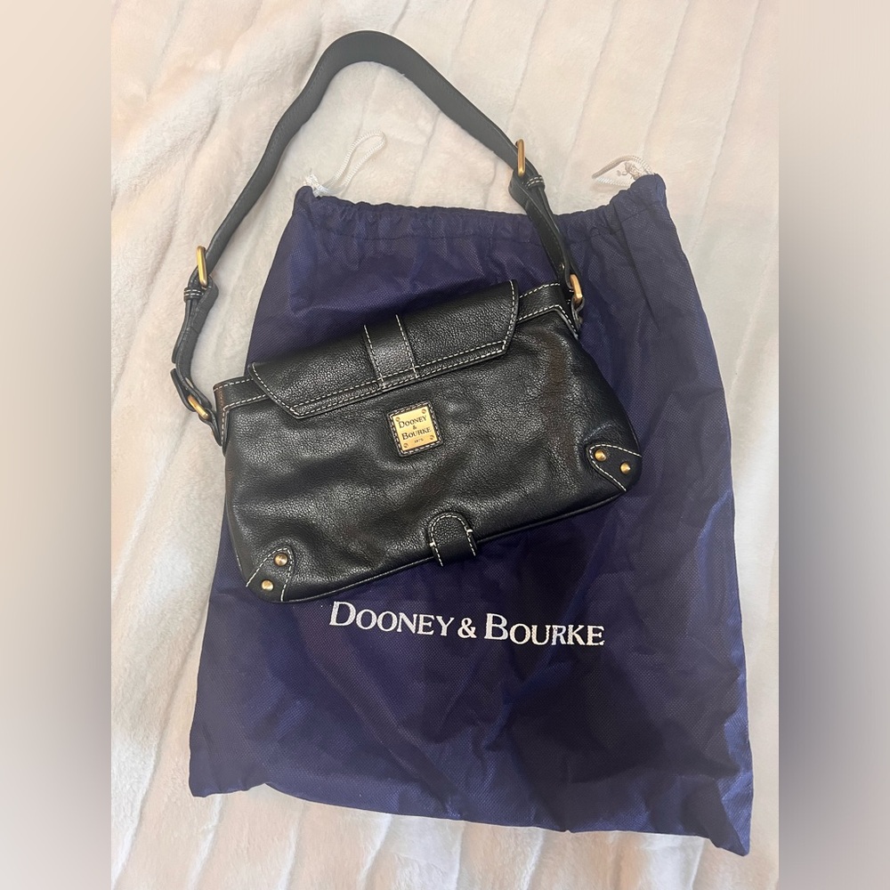 Dooney & Bourke black purse